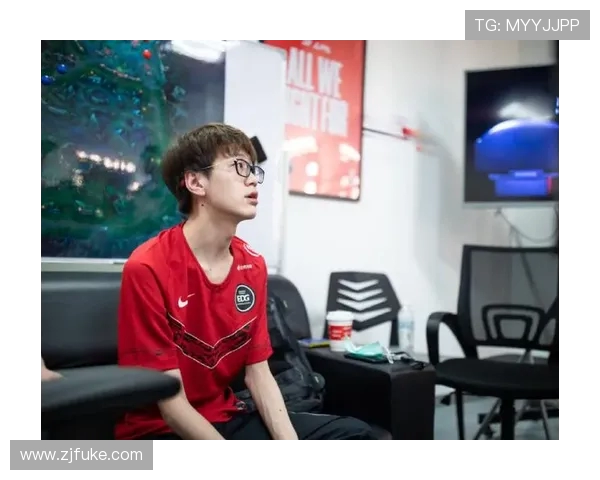 赛后复盘：EDG与TES对决中的战术意识与团队配合分析